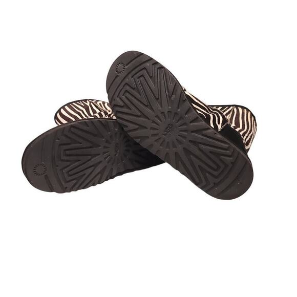 UGG Classic Short Exotic Zebra Boots Women's size 9 - Picture 9 of 10